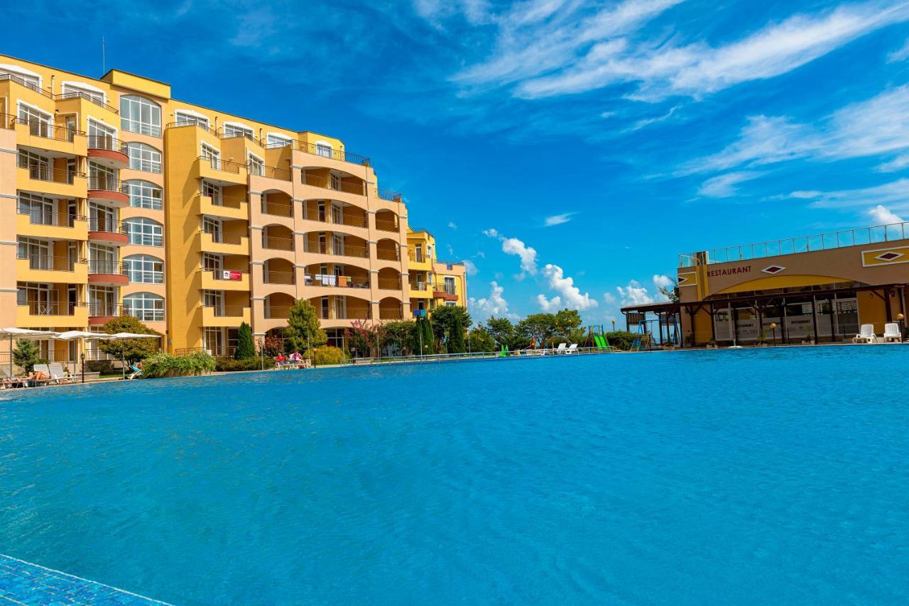 Menada Grand Resort Apartments 阿赫洛伊 外观 照片