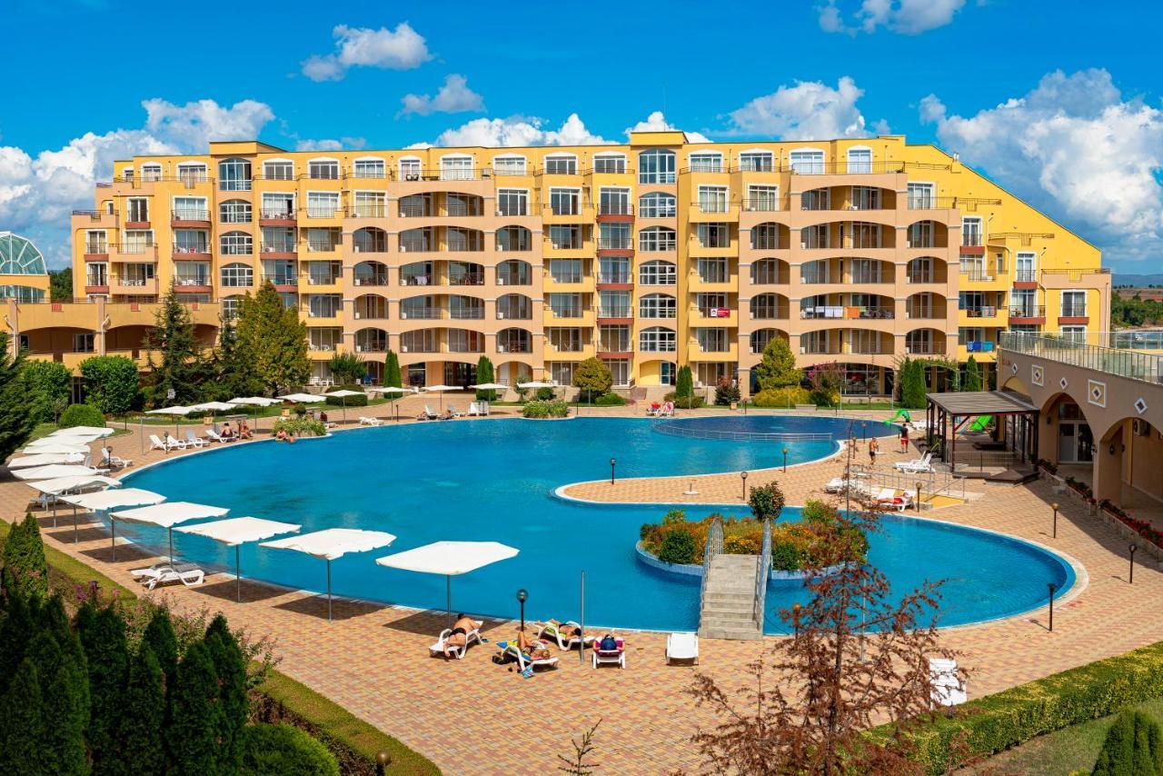 Menada Grand Resort Apartments 阿赫洛伊 外观 照片