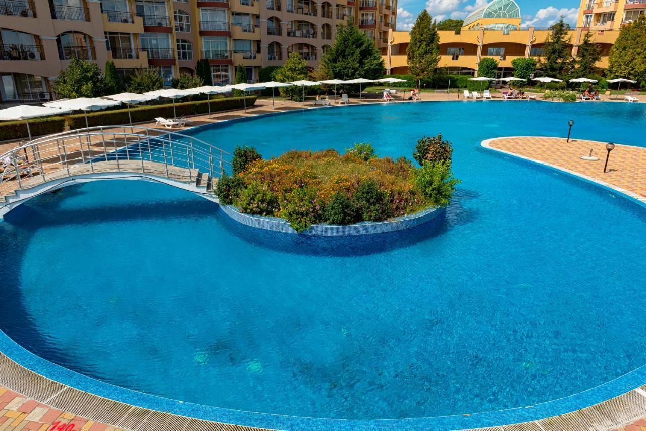Menada Grand Resort Apartments 阿赫洛伊 外观 照片
