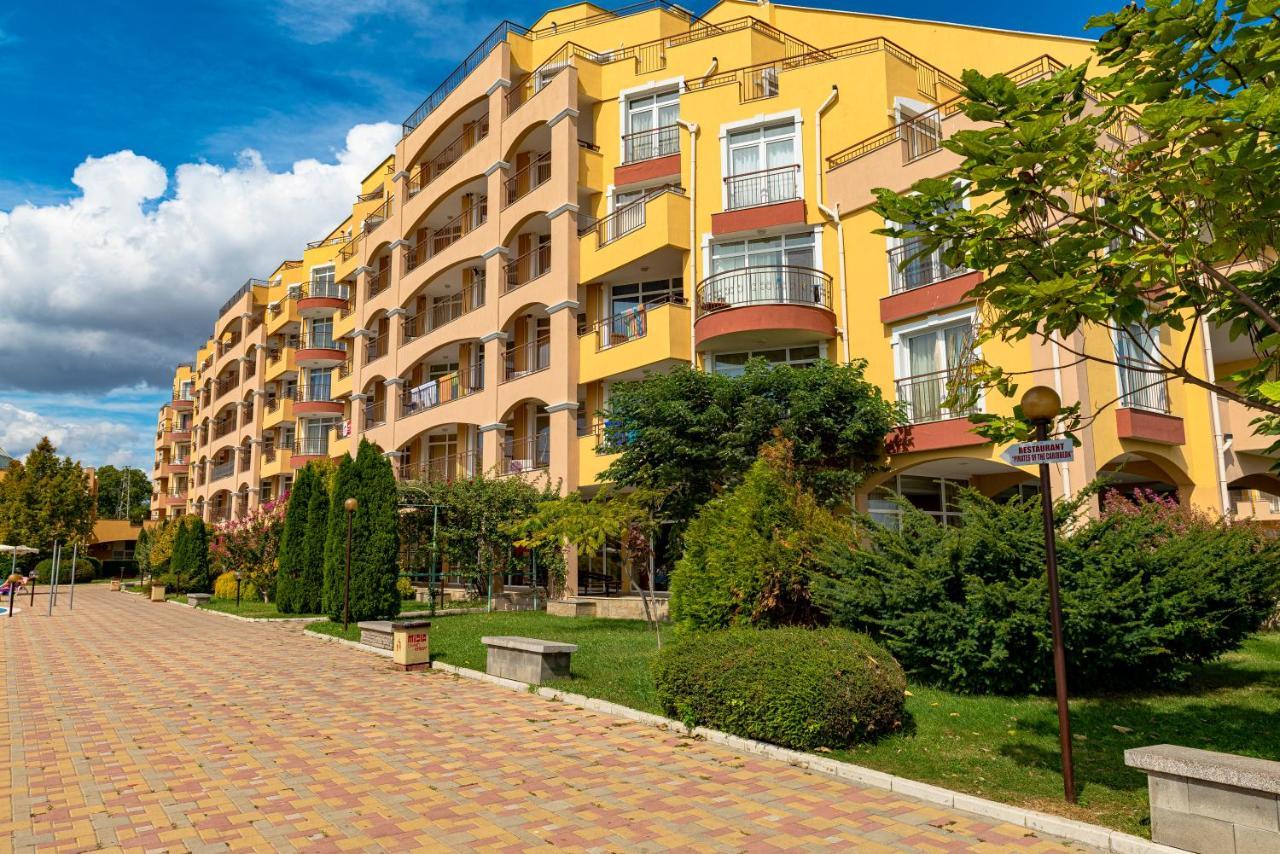 Menada Grand Resort Apartments 阿赫洛伊 外观 照片