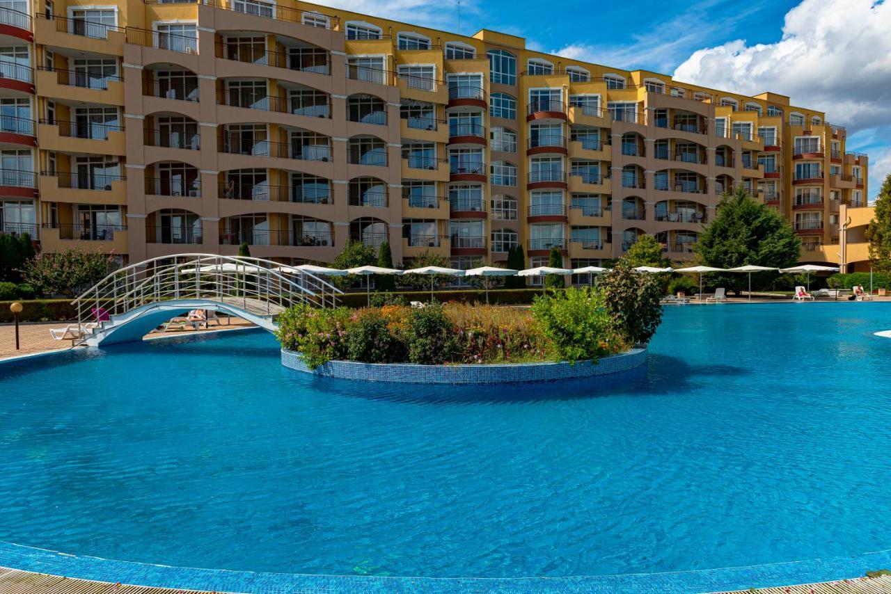 Menada Grand Resort Apartments 阿赫洛伊 外观 照片