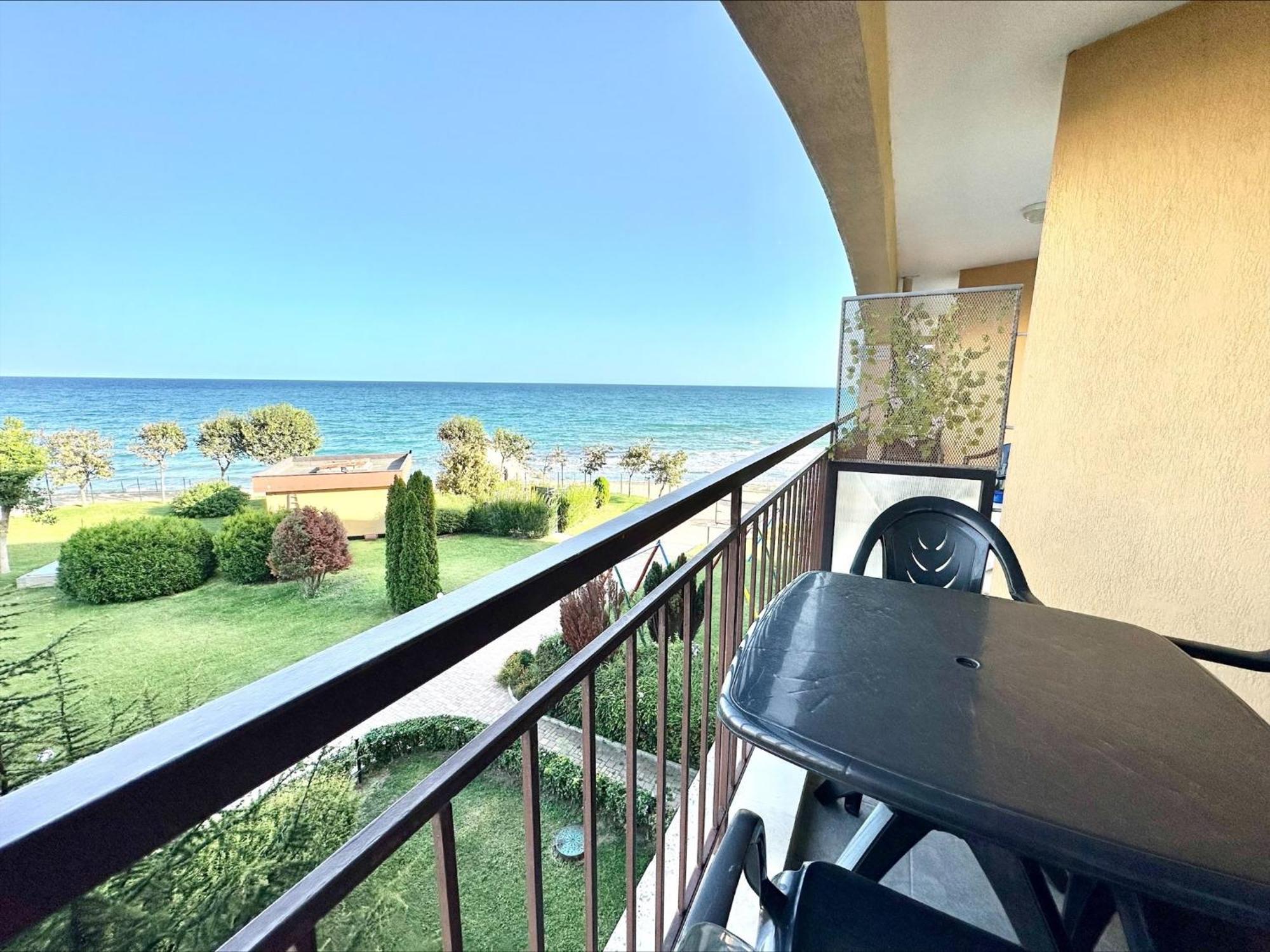 Menada Grand Resort Apartments 阿赫洛伊 外观 照片